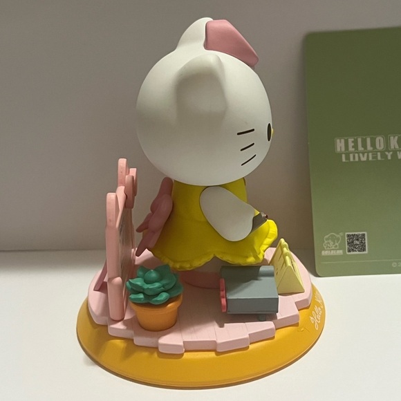 Hello Kitty Lovely Week Blind Box Figure-Wednesday - Picture 3 of 10